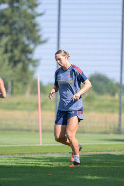 05.08.2026, München, Deutschland. Google Pixel Frauen-Bundesliga: Die FC Bayern Frauen absolvieren auf dem FC Bayern Campus eine Trainingseinheit zur Vorbereitung auf das Testspiel gegen Paris FC. Klara Bühl (FC Bayern Frauen)