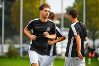 03.10.2026, Mindelheim, Deutschland. Kreisliga Allgäu Nord: TSV Mindelheim gegen (SG) Sontheim/Westerheim. Spielort: Julius-Strohmayer Stadion. David Kienle (TSV Mindelheim) beim Aufwärmen, beim Warmmachen, während des Aufwärmens