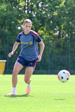 19.08.2026, München, Deutschland. Google Pixel Frauen-Bundesliga: Die FC Bayern Frauen absolvieren auf dem FC Bayern Campus eine Trainingseinheit vor dem Bundesliga-Saisonauftakt gegen den 1. FC Union Berlin. Sophie Proost (FC Bayern Frauen)