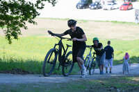 Mindelheim, Deutschland – 23.05.2026: Eröffnung der neuen BikeArea auf der Schwabenwiese in Mindelheim. Die von Schanzenwerk gestaltete und gebaute Anlage umfasst Pumptrack-, Flowline- und Jumpline-Elemente für Kinder, Jugendliche und Erwachsene.