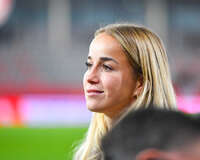 19.10.2026, München, Bayern, Deutschland. Google Pixel Frauen-Bundesliga: FC Bayern Frauen gegen VfB Stuttgart Frauen. Spielort: FC Bayern Campus-Stadion. Giulia Gwinn (FC Bayern Frauen) nachdenklich, ernst, fokussiert