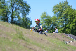 Mindelheim, Deutschland – 23.05.2026: Eröffnung der neuen BikeArea auf der Schwabenwiese in Mindelheim. Die von Schanzenwerk gestaltete und gebaute Anlage umfasst Pumptrack-, Flowline- und Jumpline-Elemente für Kinder, Jugendliche und Erwachsene.