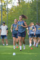 05.08.2026, München, Deutschland. Google Pixel Frauen-Bundesliga: Die FC Bayern Frauen absolvieren auf dem FC Bayern Campus eine Trainingseinheit zur Vorbereitung auf das Testspiel gegen Paris FC. Lena Oberdorf (FC Bayern Frauen)