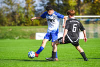 04.10.2026, Bad Wörishofen, Deutschland. U19 (A-Jun.) Kreisklasse Allgäu - Nord: FC Bad Wörishofen U19 gegen SG Unterrieden U19. Spielort: Stadion Am Unteren Hart. Florim Veselaj (FC Bad Wörishofen) beim Pass, beim Zuspiel, bei der Ballabgabe