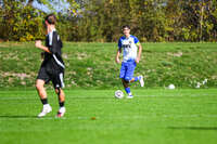 04.10.2026, Bad Wörishofen, Deutschland. U19 (A-Jun.) Kreisklasse Allgäu - Nord: FC Bad Wörishofen U19 gegen SG Unterrieden U19. Spielort: Stadion Am Unteren Hart. Faruk Dugonjic (FC Bad Wörishofen) nachdenklich, ernst, fokussiert