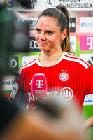 06.09.2026, München, Deutschland. Google Pixel Frauen-Bundesliga: FC Bayern München Frauen gegen SC Freiburg Frauen am FC Bayern Campus. Sarah Zadrazil (FC Bayern Frauen) im Interview
