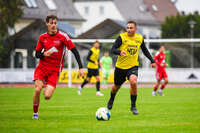 17.10.2026, Mindelheim, Bayern, Deutschland. Kreisliga Allgäu Nord: TSV Mindelheim gegen SV Oberegg. Spielort: Julius-Strohmayer-Stadion. Sebastian Müller (TSV Mindelheim) am Ball, mit dem Ball, in einer Spielszene