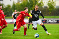 17.10.2026, Mindelheim, Bayern, Deutschland. A-Klasse Allgäu 3: TSV Mindelheim II gegen SV Oberegg II. Spielort: Julius-Strohmayer-Stadion. Haris Omerasevic (TSV Mindelheim) im Zweikampf, im Duell, im Kampf um den Ball
