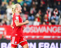 19.10.2026, München, Bayern, Deutschland. Google Pixel Frauen-Bundesliga: FC Bayern Frauen gegen VfB Stuttgart Frauen. Spielort: FC Bayern Campus-Stadion. Pernille Harder (FC Bayern Frauen) beim Jubel, jubelnd, feiernd