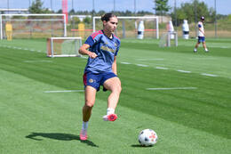 19.08.2026, München, Deutschland. Google Pixel Frauen-Bundesliga: Die FC Bayern Frauen absolvieren auf dem FC Bayern Campus eine Trainingseinheit vor dem Bundesliga-Saisonauftakt gegen den 1. FC Union Berlin. Kassandra Potsi (FC Bayern Frauen)