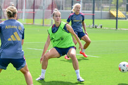 19.08.2026, München, Deutschland. Google Pixel Frauen-Bundesliga: Die FC Bayern Frauen absolvieren auf dem FC Bayern Campus eine Trainingseinheit vor dem Bundesliga-Saisonauftakt gegen den 1. FC Union Berlin. Giulia Gwinn (FC Bayern Frauen)