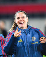 19.10.2026, München, Bayern, Deutschland. Google Pixel Frauen-Bundesliga: FC Bayern Frauen gegen VfB Stuttgart Frauen. Spielort: FC Bayern Campus-Stadion. Sarah Zadrazil (FC Bayern Frauen) fröhlich, gut gelaunt, lachend