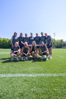 05.08.2026, München, Deutschland. Google Pixel Frauen-Bundesliga: Die FC Bayern Frauen absolvieren auf dem FC Bayern Campus eine Trainingseinheit zur Vorbereitung auf das Testspiel gegen Paris FC. Gruppenfoto