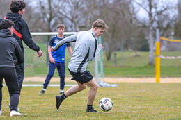 Bad Wörishofen, Deutschland – Vorbereitungstraining für das Schulderby 2026 zwischen der Wirtschaftsschule Bad Wörishofen und dem Josef-Bernhard-Gymnasium Türkheim auf dem Gelände der Wirtschaftsschule in Bad Wörishofen. Das Spiel ist für Mai 2026 geplant.