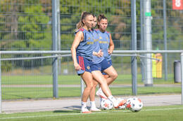 05.08.2026, München, Deutschland. Google Pixel Frauen-Bundesliga: Die FC Bayern Frauen absolvieren auf dem FC Bayern Campus eine Trainingseinheit zur Vorbereitung auf das Testspiel gegen Paris FC. Katharina Naschenweng (FC Bayern Frauen)