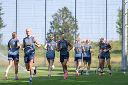 05.08.2026, München, Deutschland. Google Pixel Frauen-Bundesliga: Die FC Bayern Frauen absolvieren auf dem FC Bayern Campus eine Trainingseinheit zur Vorbereitung auf das Testspiel gegen Paris FC. Arianna Caruso (FC Bayern Frauen)