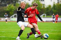 17.10.2026, Mindelheim, Bayern, Deutschland. A-Klasse Allgäu 3: TSV Mindelheim II gegen SV Oberegg II. Spielort: Julius-Strohmayer-Stadion. Sebastian Reischl (TSV Mindelheim) im Zweikampf, im Duell, im Kampf um den Ball