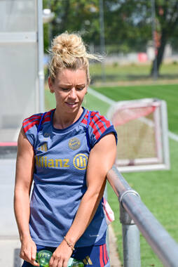 19.08.2026, München, Deutschland. Google Pixel Frauen-Bundesliga: Die FC Bayern Frauen absolvieren auf dem FC Bayern Campus eine Trainingseinheit vor dem Bundesliga-Saisonauftakt gegen den 1. FC Union Berlin. Linda Dallmann (FC Bayern Frauen)