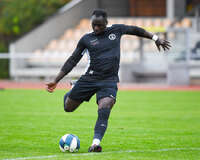 17.10.2026, Mindelheim, Bayern, Deutschland. Kreisliga Allgäu Nord: TSV Mindelheim gegen SV Oberegg. Spielort: Julius-Strohmayer-Stadion. Sulayman Drammeh (TSV Mindelheim) beim Schuss, beim Abschluss, bei der Schussabgabe