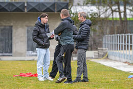 Bad Wörishofen, Deutschland – Vorbereitungstraining für das Schulderby 2026 zwischen der Wirtschaftsschule Bad Wörishofen und dem Josef-Bernhard-Gymnasium Türkheim auf dem Gelände der Wirtschaftsschule in Bad Wörishofen. Das Spiel ist für Mai 2026 geplant.