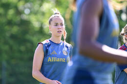 19.08.2026, München, Deutschland. Google Pixel Frauen-Bundesliga: Die FC Bayern Frauen absolvieren auf dem FC Bayern Campus eine Trainingseinheit vor dem Bundesliga-Saisonauftakt gegen den 1. FC Union Berlin. Giulia Gwinn (FC Bayern Frauen)