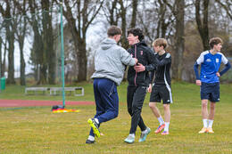 Bad Wörishofen, Deutschland – Vorbereitungstraining für das Schulderby 2026 zwischen der Wirtschaftsschule Bad Wörishofen und dem Josef-Bernhard-Gymnasium Türkheim auf dem Gelände der Wirtschaftsschule in Bad Wörishofen. Das Spiel ist für Mai 2026 geplant.