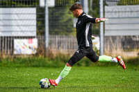 03.10.2026, Mindelheim, Deutschland. Kreisliga Allgäu Nord: TSV Mindelheim gegen (SG) Sontheim/Westerheim. Spielort: Julius-Strohmayer Stadion. Manuel Zech (TSV Mindelheim) beim Schuss, beim Abschluss, bei der Schussabgabe