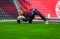 06.09.2026, München, Deutschland. Google Pixel Frauen-Bundesliga: FC Bayern München Frauen gegen SC Freiburg Frauen am FC Bayern Campus. Regina van Eijk (FC Bayern Frauen)