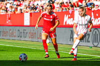 06.09.2026, München, Deutschland. Google Pixel Frauen-Bundesliga: FC Bayern München Frauen gegen SC Freiburg Frauen am FC Bayern Campus. Klara Bühl (FC Bayern Frauen), Lisa Karl (SC Freiburg Frauen)