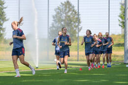 05.08.2026, München, Deutschland. Google Pixel Frauen-Bundesliga: Die FC Bayern Frauen absolvieren auf dem FC Bayern Campus eine Trainingseinheit zur Vorbereitung auf das Testspiel gegen Paris FC. Sophie Proost (FC Bayern Frauen)