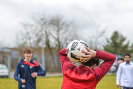 Bad Wörishofen, Deutschland – Vorbereitungstraining für das Schulderby 2026 zwischen der Wirtschaftsschule Bad Wörishofen und dem Josef-Bernhard-Gymnasium Türkheim auf dem Gelände der Wirtschaftsschule in Bad Wörishofen. Das Spiel ist für Mai 2026 geplant.