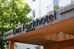 19.07.2026, Bad Wörishofen, Deutschland. 2. Bundesliga: Ankunft des SV Darmstadt 98 in Bad Wörishofen. Sommertrainingslager. Vorbereitung auf die Saison 2026/2027. Parkhoteleingang
