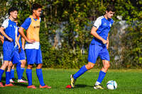 04.10.2026, Bad Wörishofen, Deutschland. U19 (A-Jun.) Kreisklasse Allgäu - Nord: FC Bad Wörishofen U19 gegen SG Unterrieden U19. Spielort: Stadion Am Unteren Hart. Kevin Günther (FC Bad Wörishofen) am Ball, mit dem Ball, in einer Spielszene