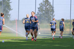 05.08.2026, München, Deutschland. Google Pixel Frauen-Bundesliga: Die FC Bayern Frauen absolvieren auf dem FC Bayern Campus eine Trainingseinheit zur Vorbereitung auf das Testspiel gegen Paris FC. Klara Bühl (FC Bayern Frauen)