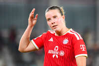 19.10.2026, München, Bayern, Deutschland. Google Pixel Frauen-Bundesliga: FC Bayern Frauen gegen VfB Stuttgart Frauen. Spielort: FC Bayern Campus-Stadion. Sarah Mattner (FC Bayern Frauen) nachdenklich, ernst, fokussiert