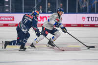 09.10.2026, München, Deutschland. PENNY DEL, Deutsche Eishockey Liga, Saison 2026/27, 7. Spieltag: EHC Red Bull München gegen ERC Ingolstadt im SAP Garden in München. Kenny Agostino (ERC Ingolstadt) am Puck, mit dem Puck, in Puckbesitz