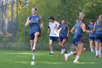 05.08.2026, München, Deutschland. Google Pixel Frauen-Bundesliga: Die FC Bayern Frauen absolvieren auf dem FC Bayern Campus eine Trainingseinheit zur Vorbereitung auf das Testspiel gegen Paris FC. Alara Sehitler (FC Bayern Frauen)
