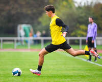 17.10.2026, Mindelheim, Bayern, Deutschland. Kreisliga Allgäu Nord: TSV Mindelheim gegen SV Oberegg. Spielort: Julius-Strohmayer-Stadion. Darius Argintaru (TSV Mindelheim) beim Schuss, beim Abschluss, bei der Schussabgabe