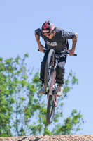 Mindelheim, Deutschland – 23.05.2026: Eröffnung der neuen BikeArea auf der Schwabenwiese in Mindelheim. Die von Schanzenwerk gestaltete und gebaute Anlage umfasst Pumptrack-, Flowline- und Jumpline-Elemente für Kinder, Jugendliche und Erwachsene.