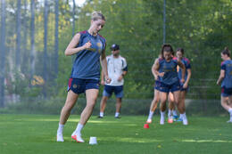 05.08.2026, München, Deutschland. Google Pixel Frauen-Bundesliga: Die FC Bayern Frauen absolvieren auf dem FC Bayern Campus eine Trainingseinheit zur Vorbereitung auf das Testspiel gegen Paris FC. Alara Sehitler (FC Bayern Frauen)