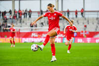 19.10.2026, München, Bayern, Deutschland. Google Pixel Frauen-Bundesliga: FC Bayern Frauen gegen VfB Stuttgart Frauen. Spielort: FC Bayern Campus-Stadion. Klara Bühl (FC Bayern Frauen) am Ball, mit dem Ball, in einer Spielszene