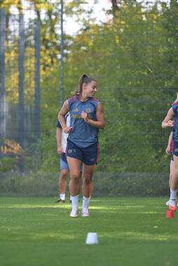 05.08.2026, München, Deutschland. Google Pixel Frauen-Bundesliga: Die FC Bayern Frauen absolvieren auf dem FC Bayern Campus eine Trainingseinheit zur Vorbereitung auf das Testspiel gegen Paris FC. Lena Oberdorf (FC Bayern Frauen)