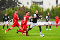 17.10.2026, Mindelheim, Bayern, Deutschland. A-Klasse Allgäu 3: TSV Mindelheim II gegen SV Oberegg II. Spielort: Julius-Strohmayer-Stadion. Haris Omerasevic (TSV Mindelheim) im Zweikampf, im Duell, im Kampf um den Ball