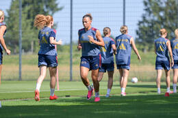 05.08.2026, München, Deutschland. Google Pixel Frauen-Bundesliga: Die FC Bayern Frauen absolvieren auf dem FC Bayern Campus eine Trainingseinheit zur Vorbereitung auf das Testspiel gegen Paris FC. Arianna Caruso (FC Bayern Frauen)