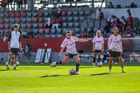 31.08.2026, München, Deutschland. Google Pixel Frauen-Bundesliga: FC Bayern München Frauen gegen 1. FSV Mainz 05 Frauen am FC Bayern Campus. Erstes Heimspiel des FC Bayern München in der Saison 2026/27. Mainz 05 Frauen wärmen sich vor dem Spiel auf.