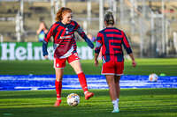 22.09.2026, Unterhaching, Deutschland. UEFA Women's Champions League, 1. Spieltag der Ligaphase: FC Bayern München Frauen gegen Manchester City. UWCL-Auftakt der FC Bayern Frauen und erstes UWCL-Pflichtspiel im neuen Zuhause Sportpark Unterhaching. Aufwärmen Stine Ballisager (FC Bayern Frauen)