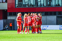 06.09.2026, München, Deutschland. Google Pixel Frauen-Bundesliga: FC Bayern München Frauen gegen SC Freiburg Frauen am FC Bayern Campus. FC Bayern jubelt zum 1:0