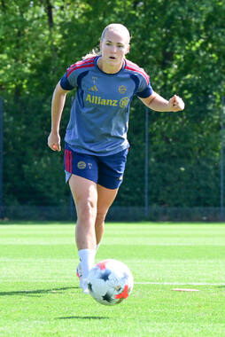 19.08.2026, München, Deutschland. Google Pixel Frauen-Bundesliga: Die FC Bayern Frauen absolvieren auf dem FC Bayern Campus eine Trainingseinheit vor dem Bundesliga-Saisonauftakt gegen den 1. FC Union Berlin. Magdalena Eriksson (FC Bayern Frauen)