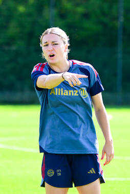 19.08.2026, München, Deutschland. Google Pixel Frauen-Bundesliga: Die FC Bayern Frauen absolvieren auf dem FC Bayern Campus eine Trainingseinheit vor dem Bundesliga-Saisonauftakt gegen den 1. FC Union Berlin. Barbara Dunst (FC Bayern Frauen)