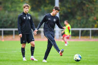 17.10.2026, Mindelheim, Bayern, Deutschland. Kreisliga Allgäu Nord: TSV Mindelheim gegen SV Oberegg. Spielort: Julius-Strohmayer-Stadion. Darius Argintaru (TSV Mindelheim) beim Pass, beim Zuspiel, bei der Ballabgabe